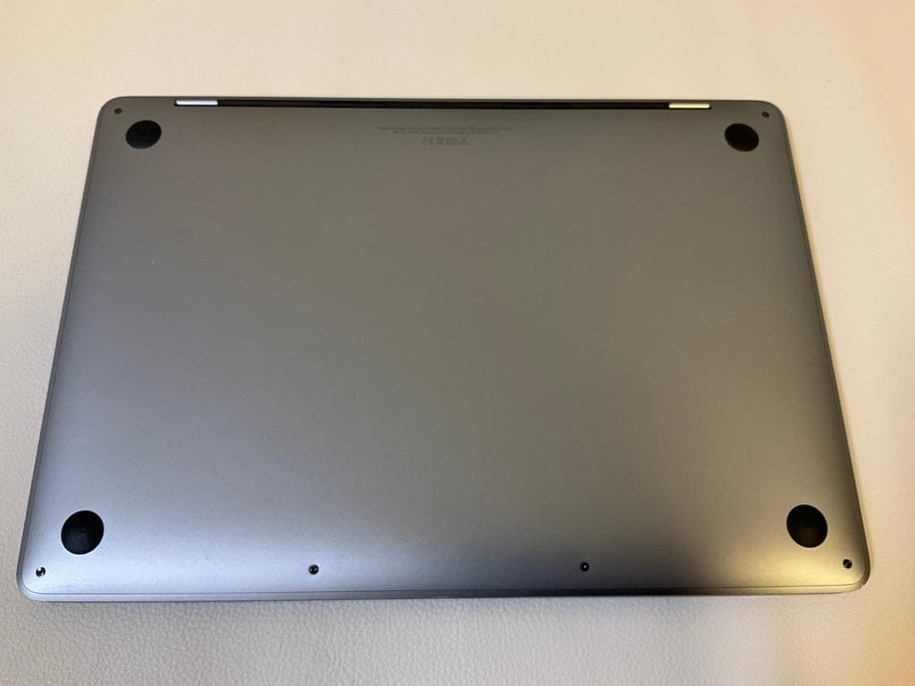MacBook本体 MacBook Pro 13 2019 16GB 512GB Touch Bar