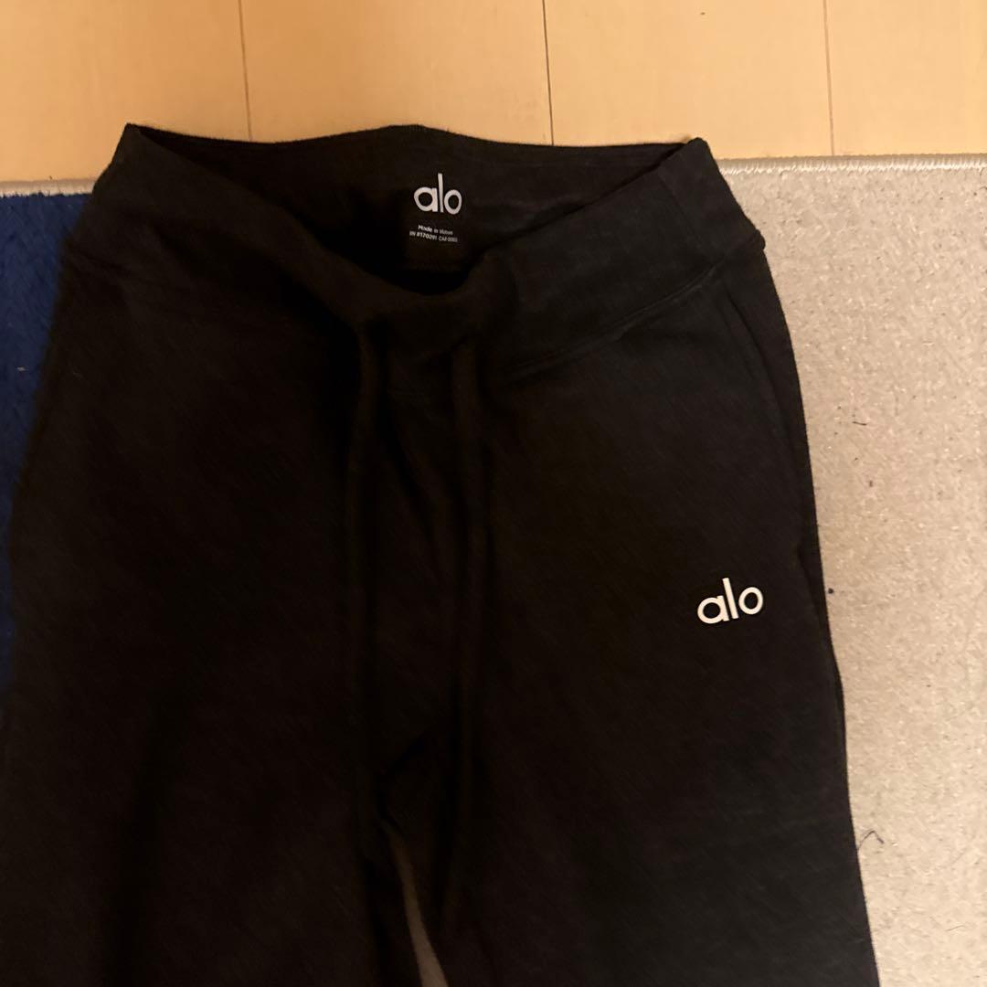 alo yoga スウェット黒