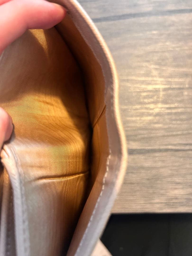 PRADA ピンク　二つ折り財布
