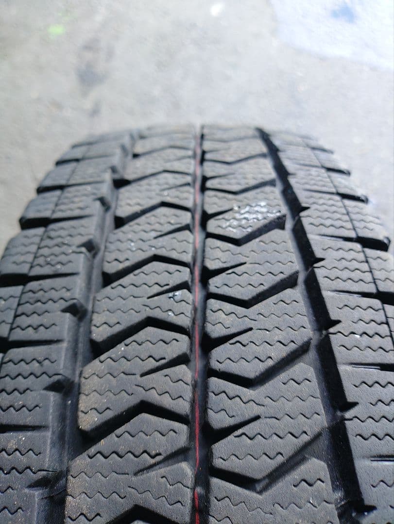 めろん星人　ブリヂストン　スタッドレス 195/80R15　VL10　2本