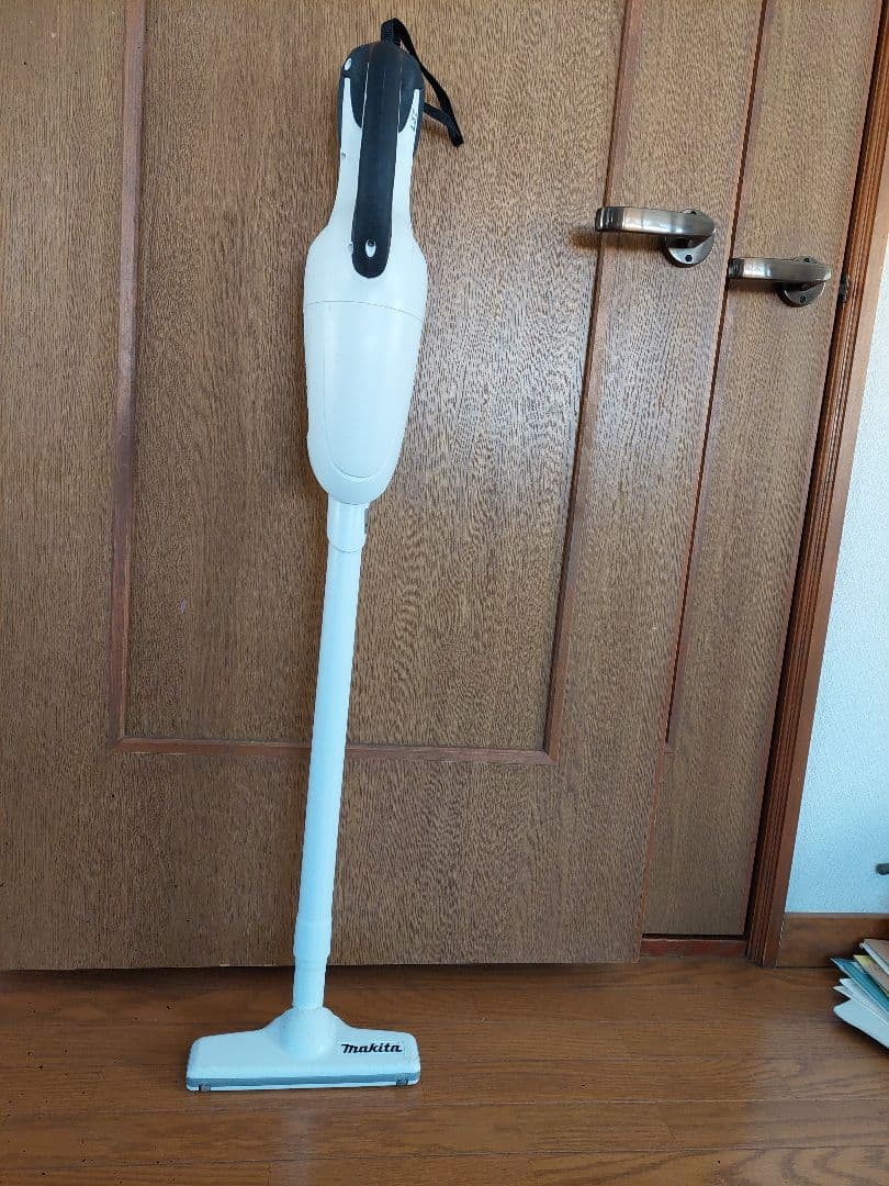 Makita マキタ　CL180FD 18V ハンディクリーナー スティック型