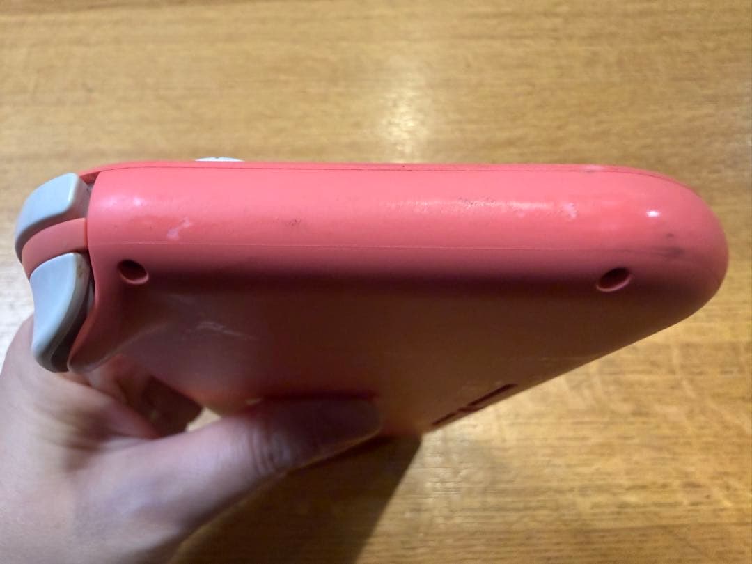 Nintendo Switchライト　コーラルピンク