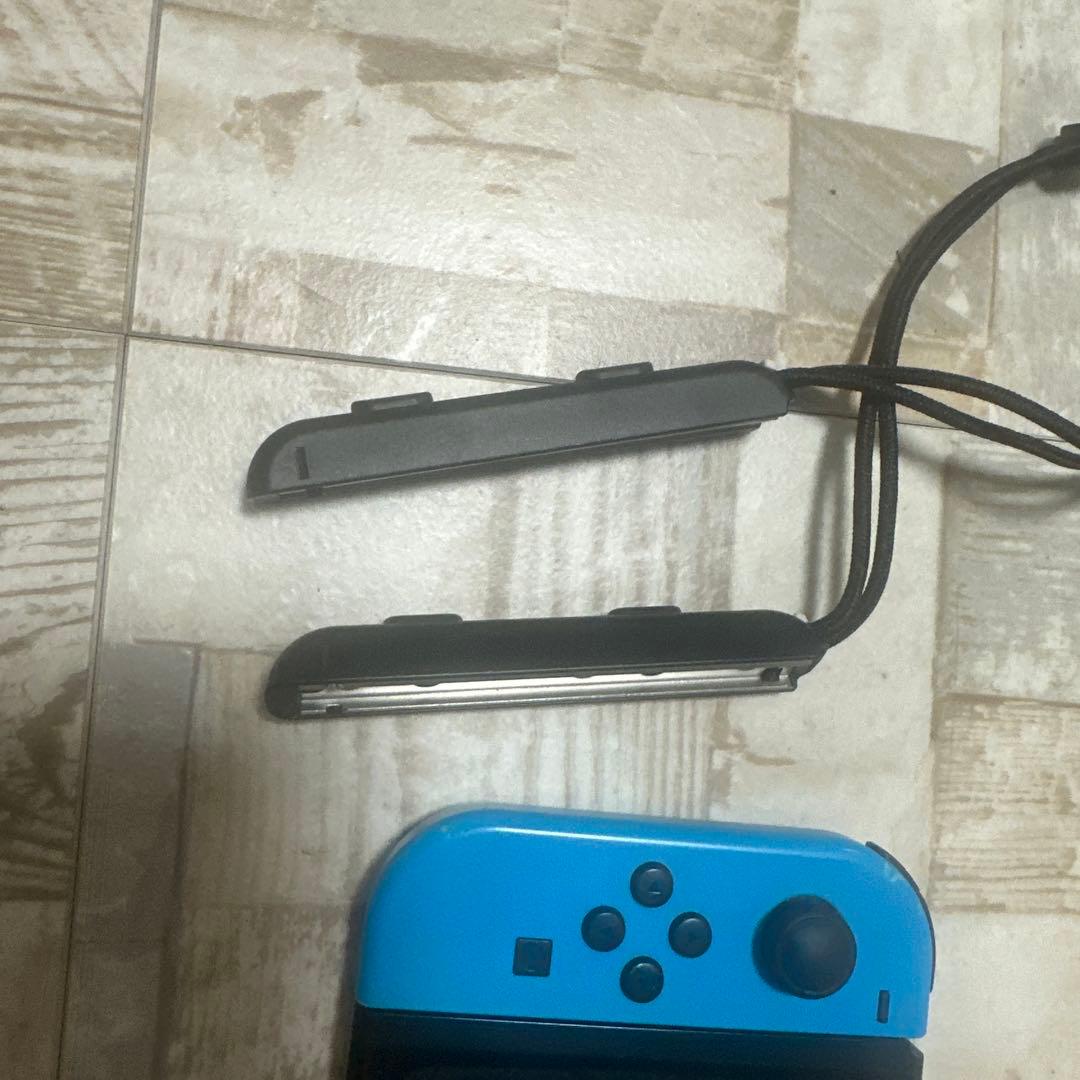 d*7様 Nintendo Switch 本体 青/赤 Joy-Con付き