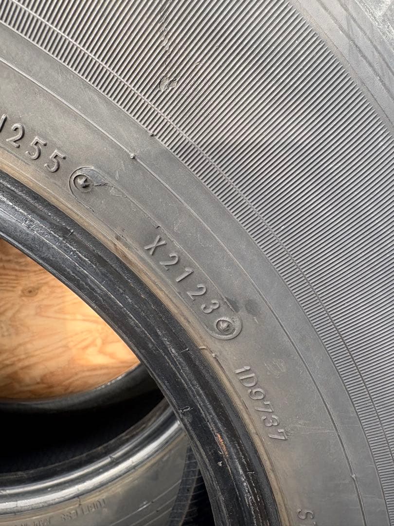 DUNLOP 195/80R15 107/105LT中古タイヤ 4本セット
