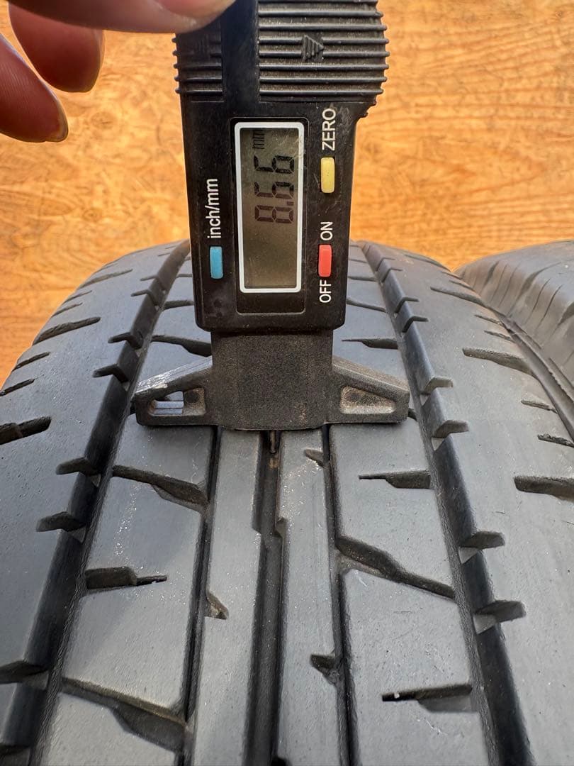 DUNLOP 195/80R15 107/105LT中古タイヤ 4本セット