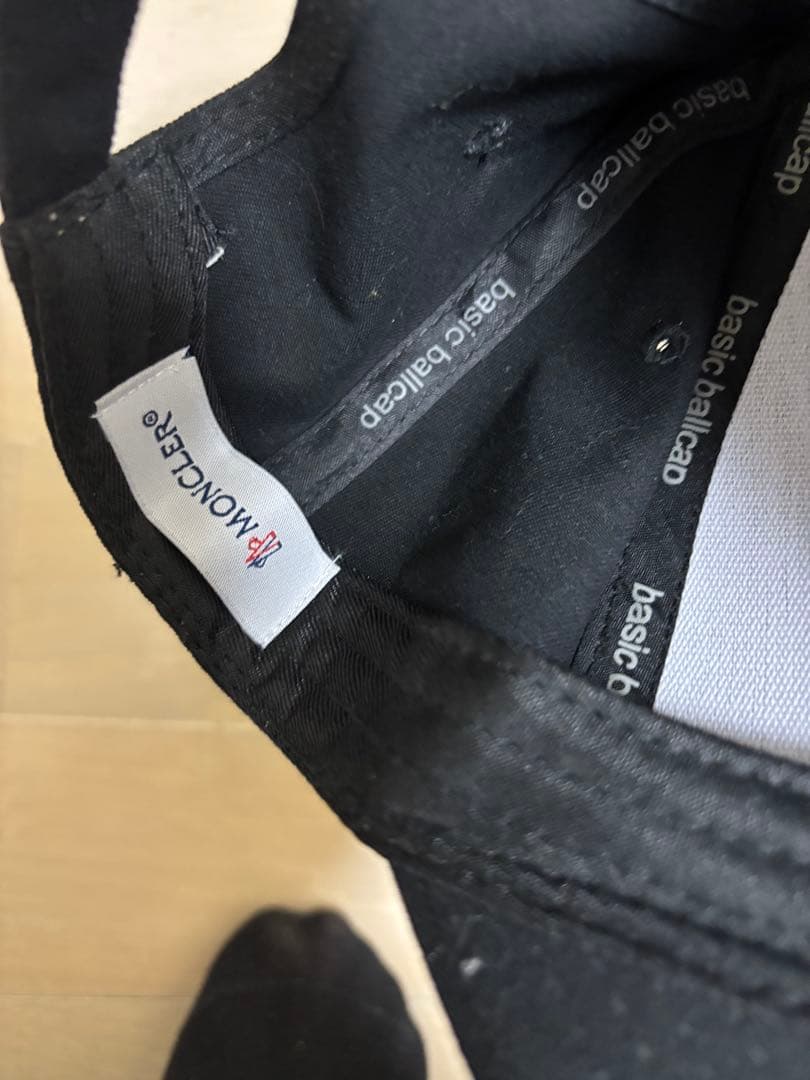 MONCLER ブラック ベースボールキャップ