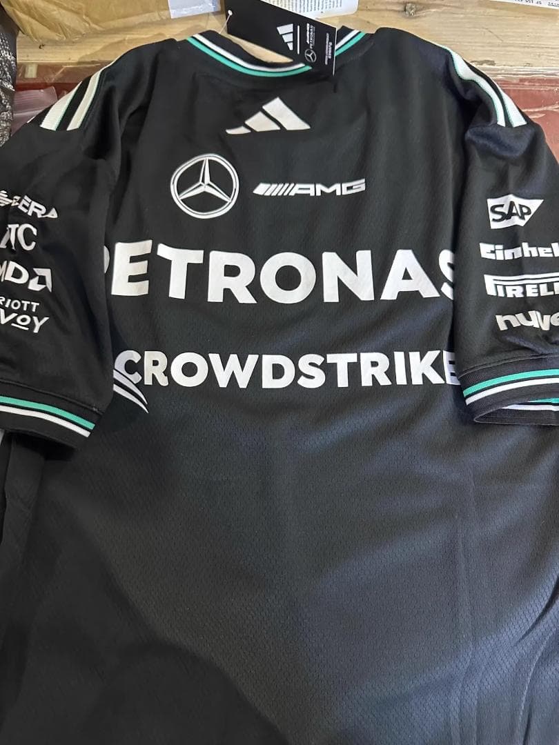 Mercedes AMG F1 Tシャツ ブラック