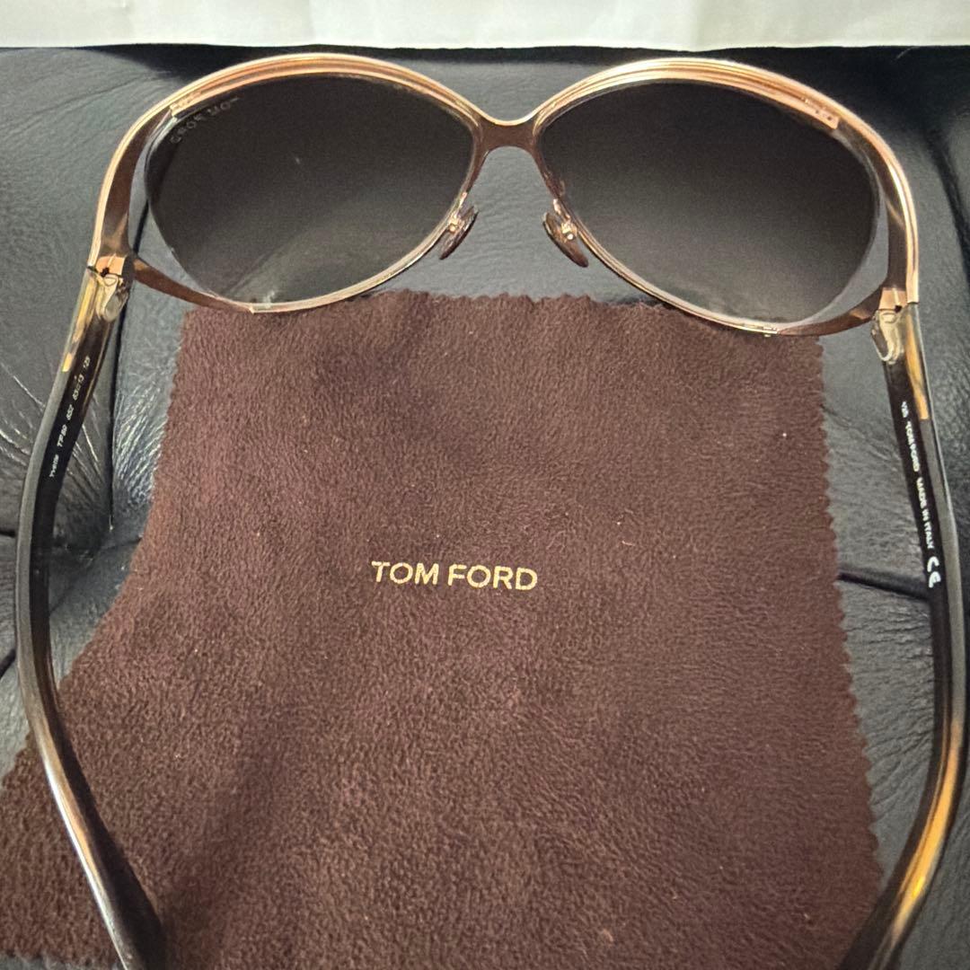 なっちゃんページTOM FORD キャットアイサングラス