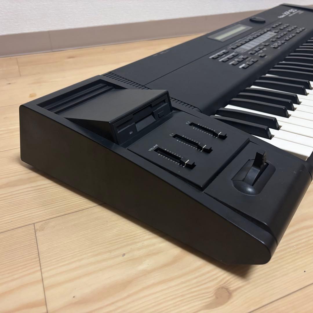 Roland シンセサイザー　 XP-50