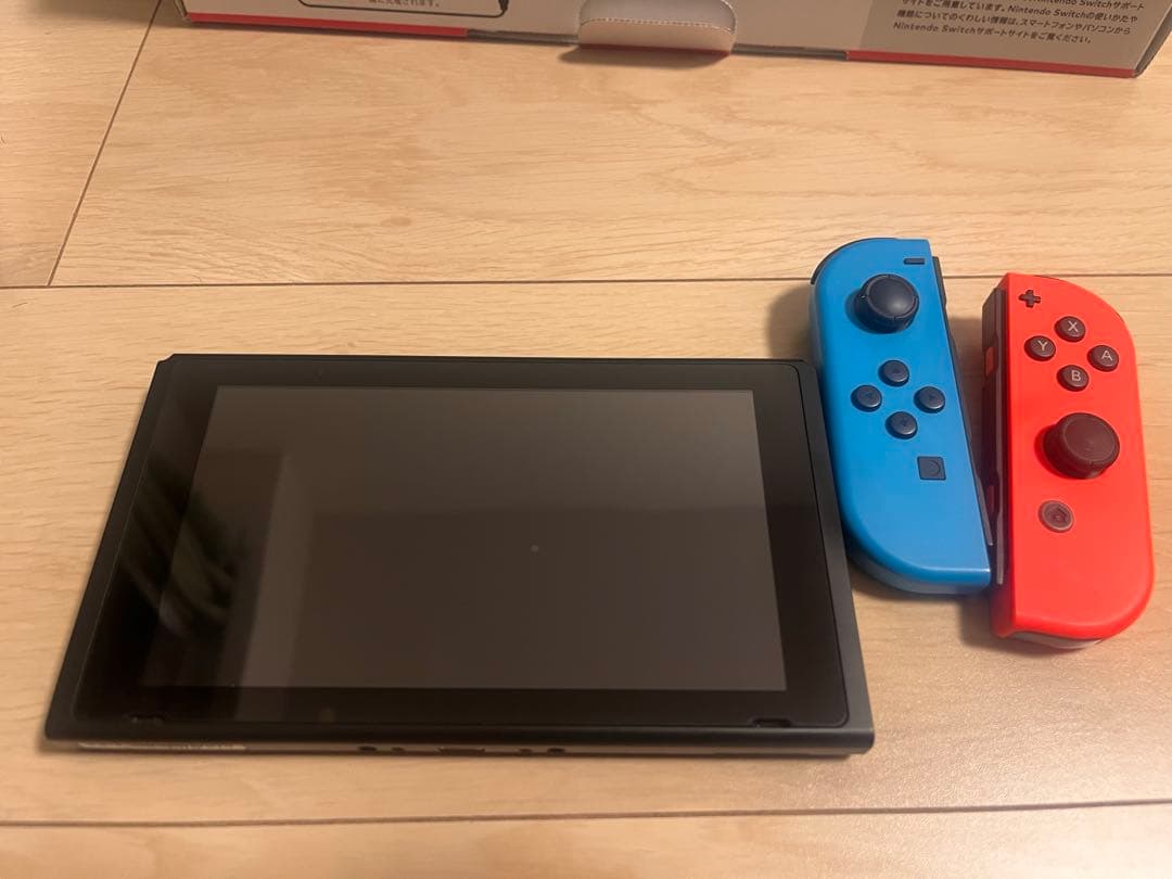 い*丼様 【動作確認・初期化済】任天堂Switch 本体　ネオン