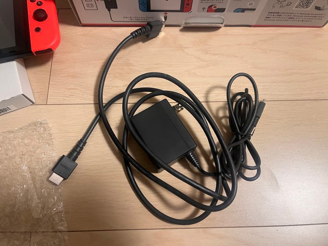 い*丼様 【動作確認・初期化済】任天堂Switch 本体　ネオン