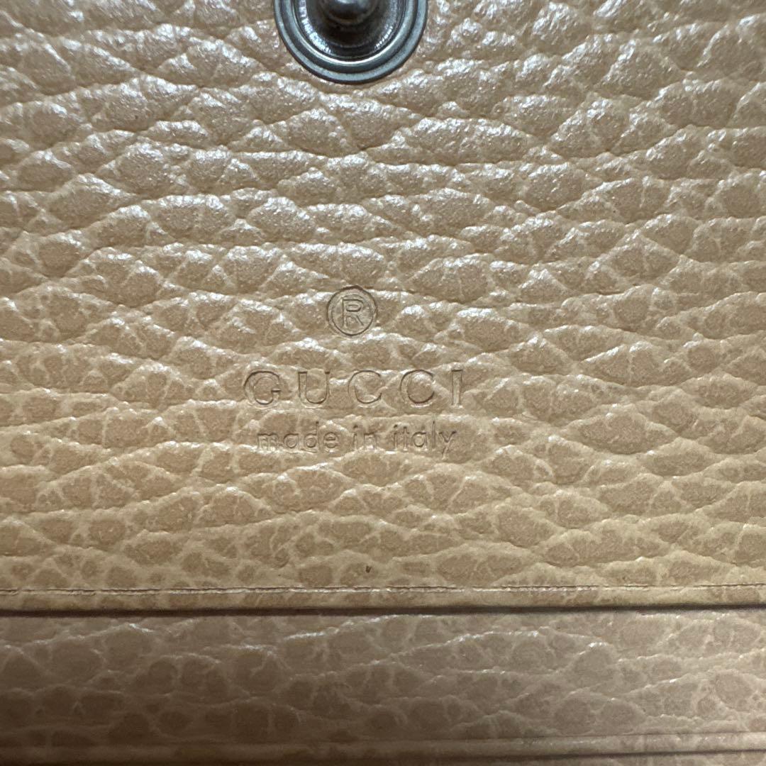 GUCCI ベージュ 二つ折り財布　新品　値下げ中