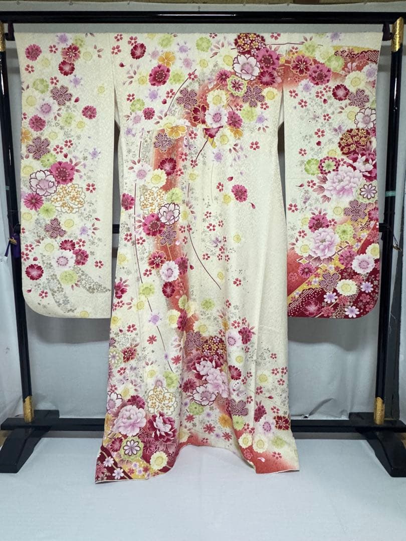 [美品] 単品　振袖　正絹　白練色　銀通し　高身長　牡丹　桜　成人式　結婚式