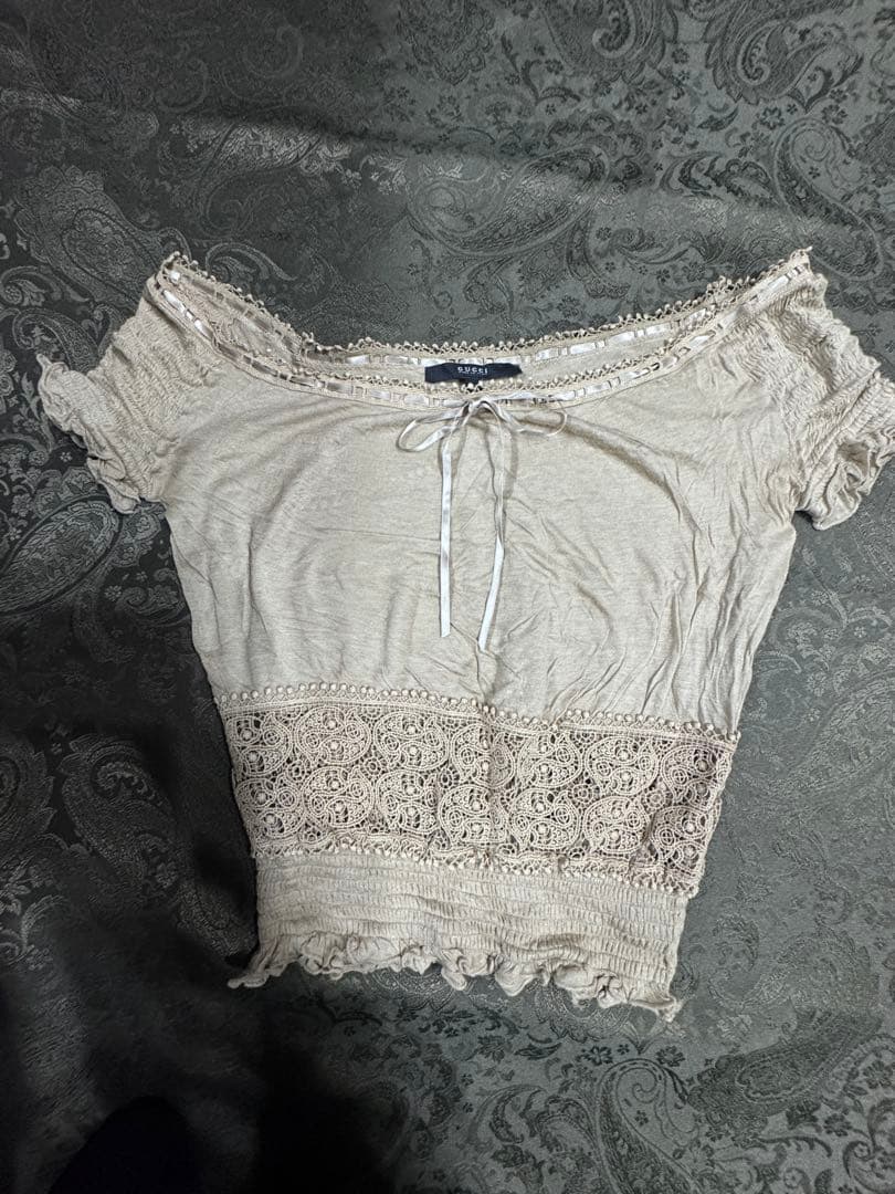 GUCCI ベージュ オフショルダー Tシャツ XS