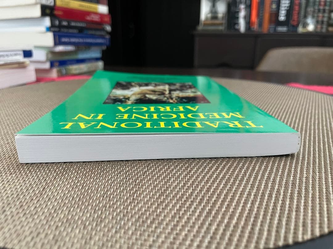 洋書 Traditional Medicine in Africa