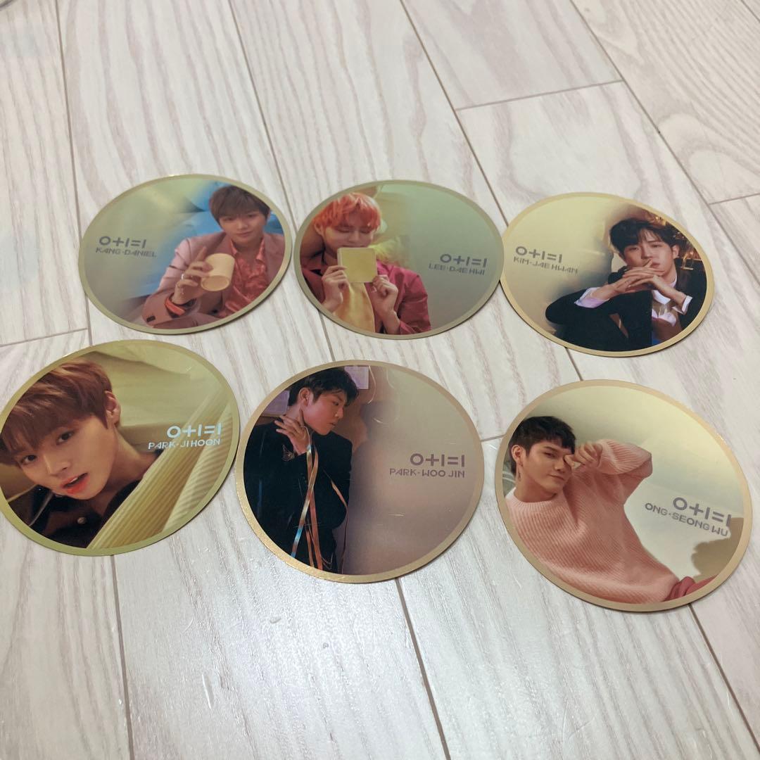 Wanna One CDアルバムセットと特典