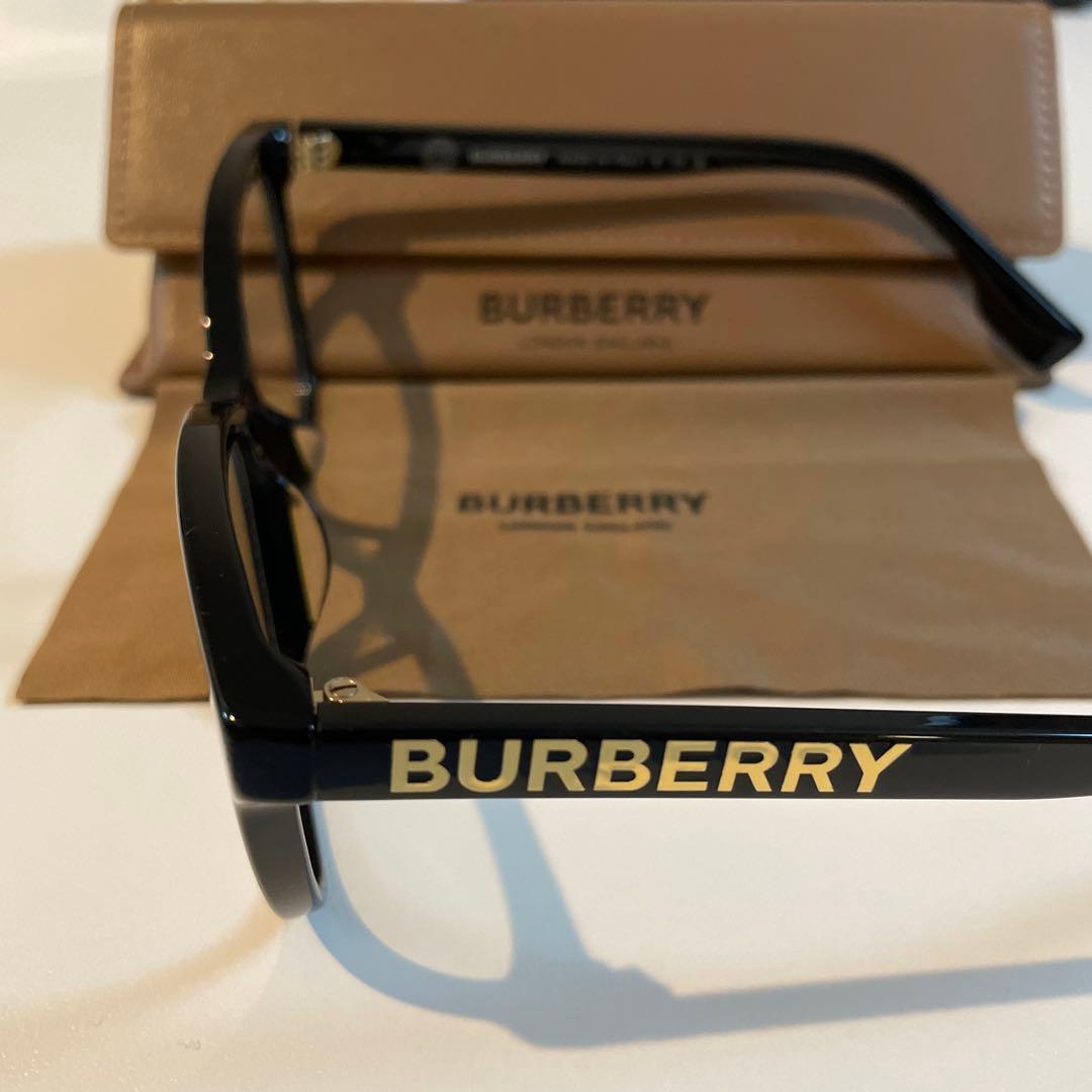 BURBERRY バーバリー　ブラック サングラス