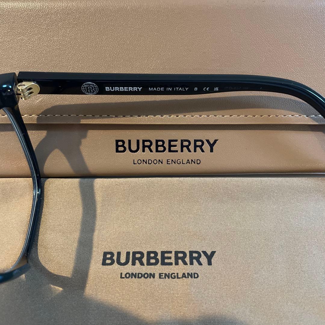 BURBERRY バーバリー　ブラック サングラス