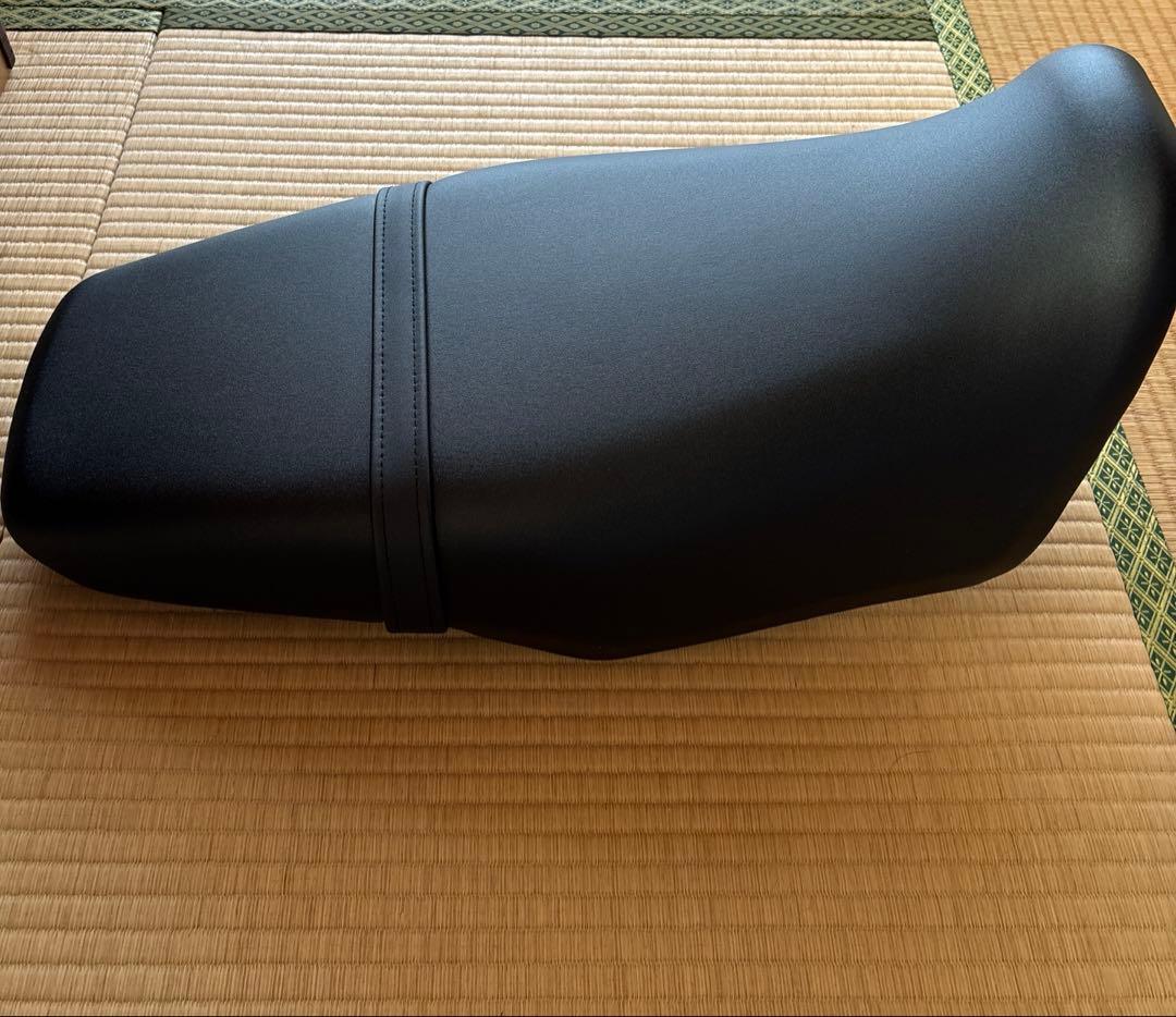 グロム125 JC92 純正シート