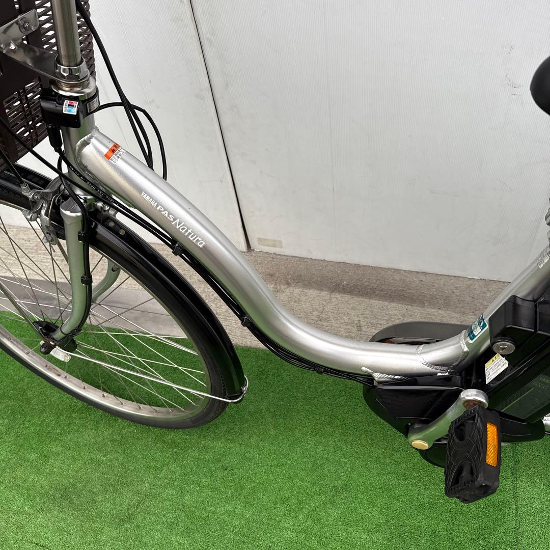 YAMAHAヤマハ電動アシスト自転車26インチ バッテリー12.3Ah シルバー