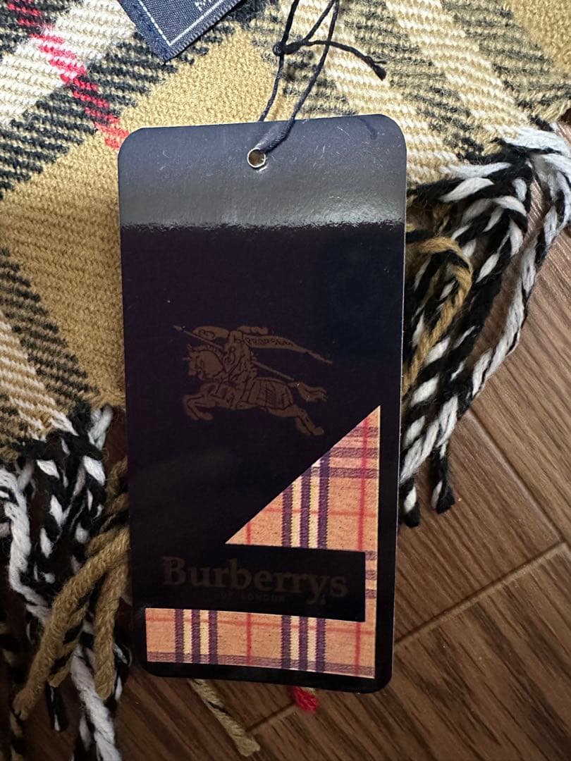 Burberryマフラー　新品　未使用　イングランド製　タグ付き　チェック