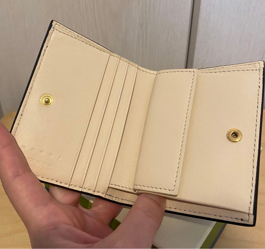 二つ折りウォレット、マルニシンボル刺繍入り 定価¥ 86,900 新品未使用品