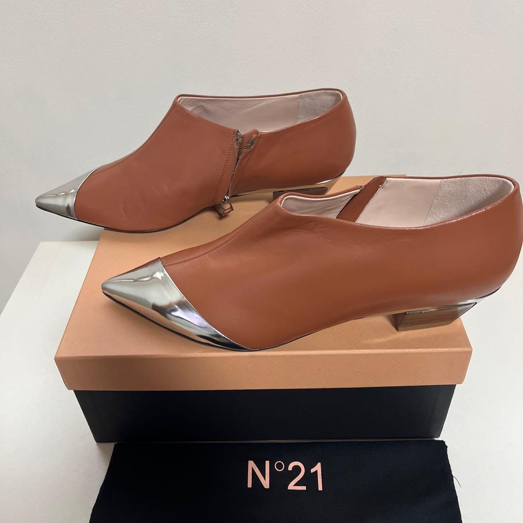 N°21 ポインテッドトゥレザーブーティ　41サイズ　収納袋・箱あり　新品