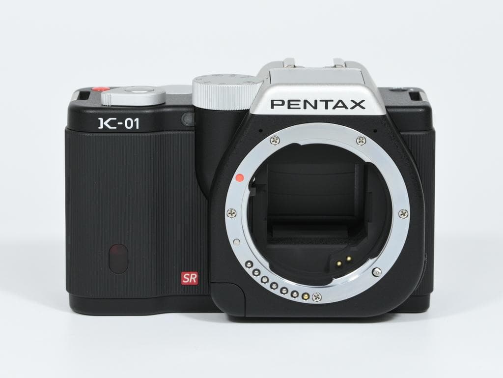 【美品】 ペンタックス　PENTAX K-01 レンズキット《ショット数131》