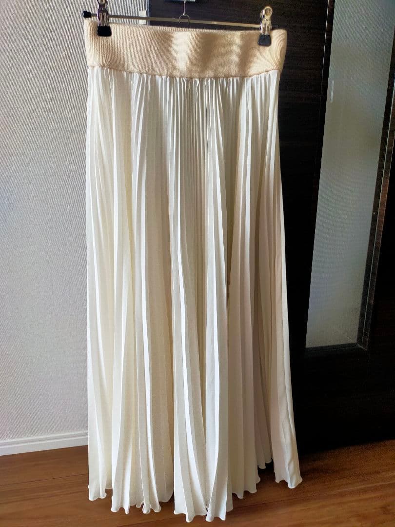 美品【Rene（ルネ）】プリーツスカート ロング丈 ゴム仕様 36