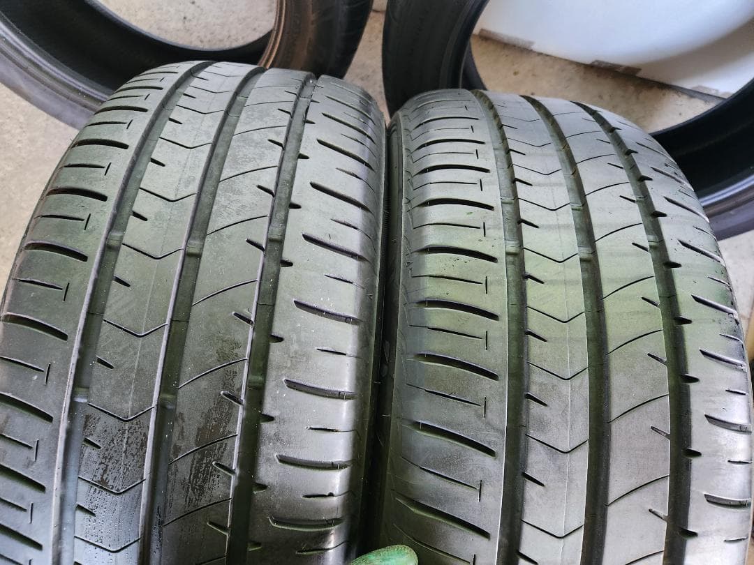 送料込☆2021年製 ブリヂストンタイヤ 235/50R18日本製☆4本