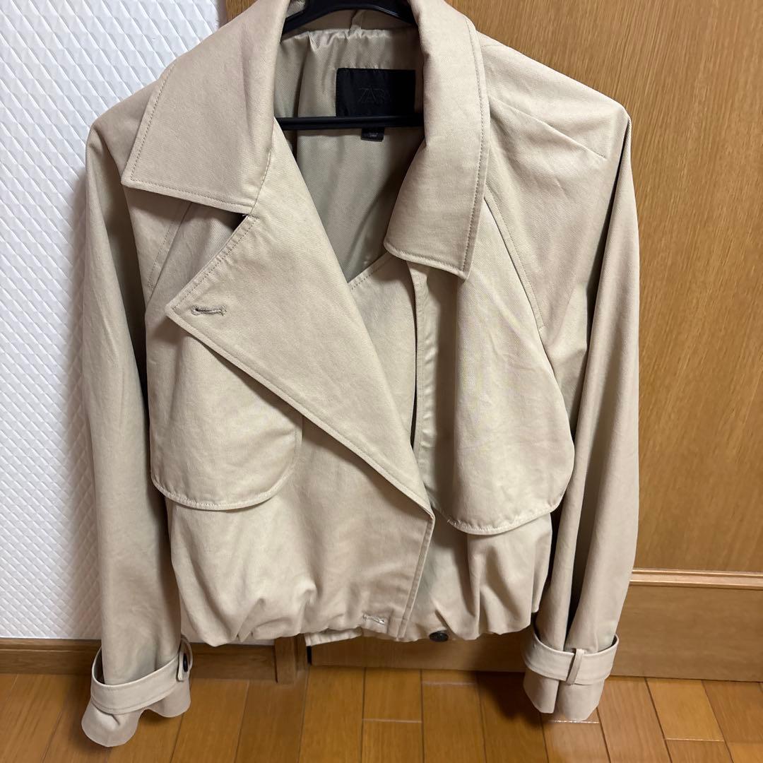 【完売品】ZARA ショートバルーントレンチコート