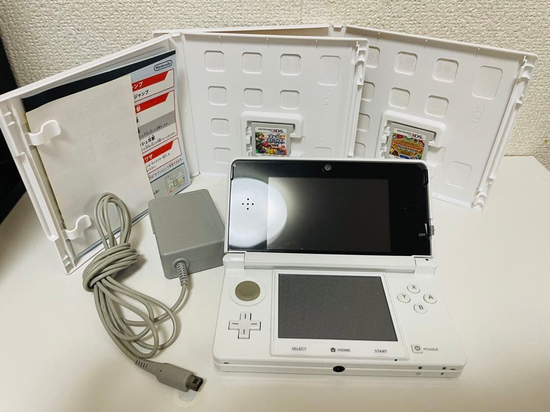 NINTENDO 3DS ホワイト ソフト・SDカード付属