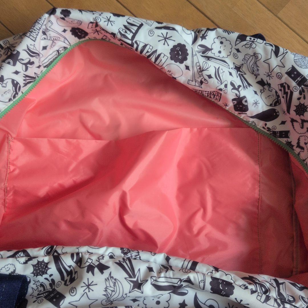 レスボートサック　LeSportsac 　肩掛けショルダー付き特大ボストンバッグ