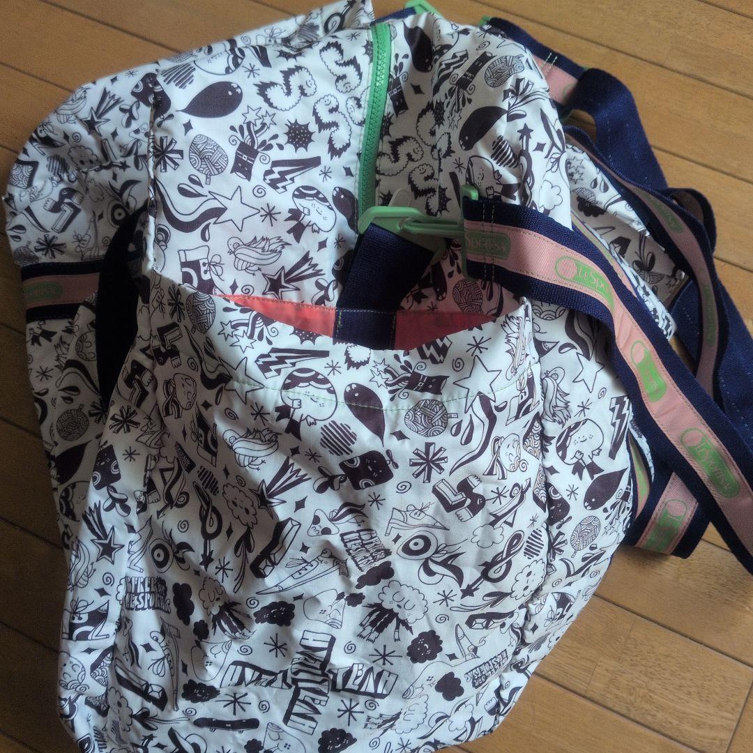 レスボートサック　LeSportsac 　肩掛けショルダー付き特大ボストンバッグ