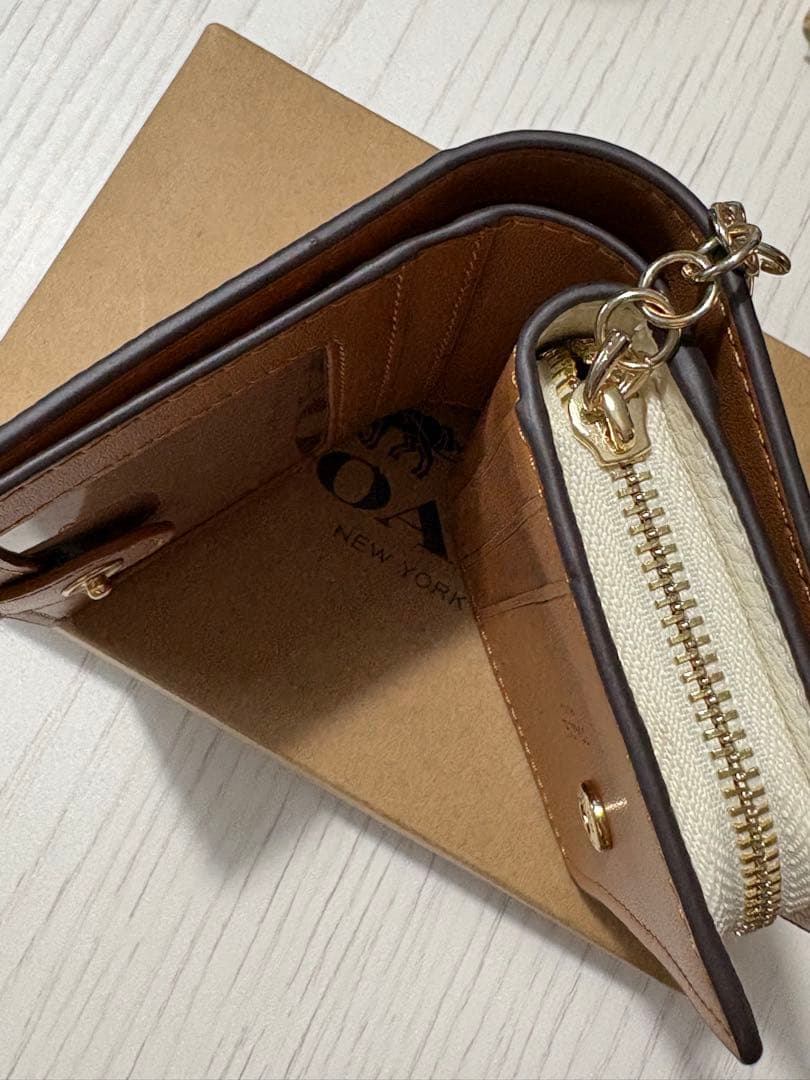 ま*ー様 COACH ホワイト 二つ折り財布