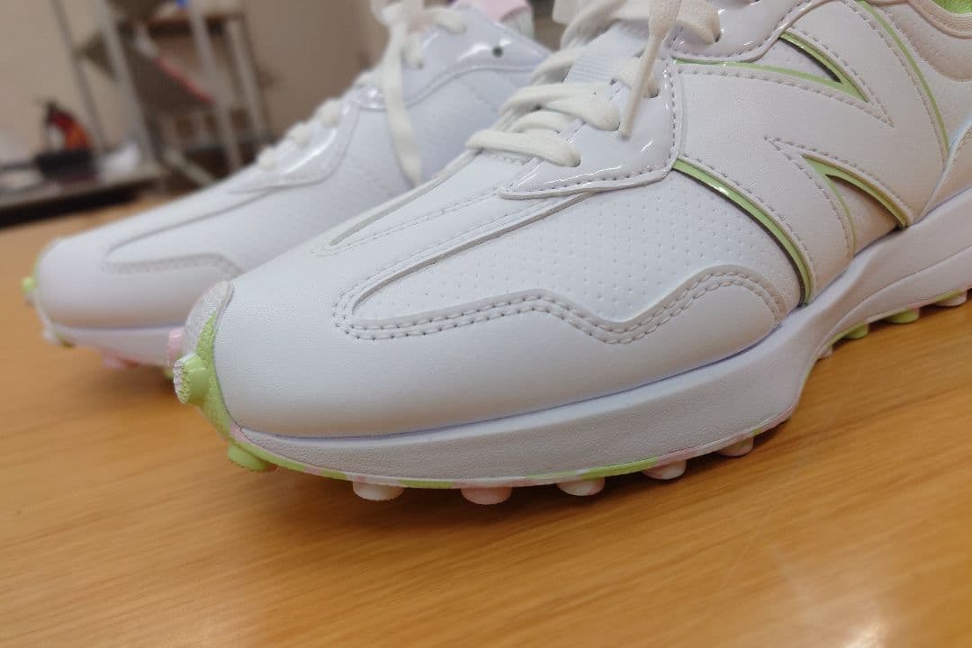 新品☆ニューバランス WGS327 スパイクレスゴルフシューズ 23cm 白