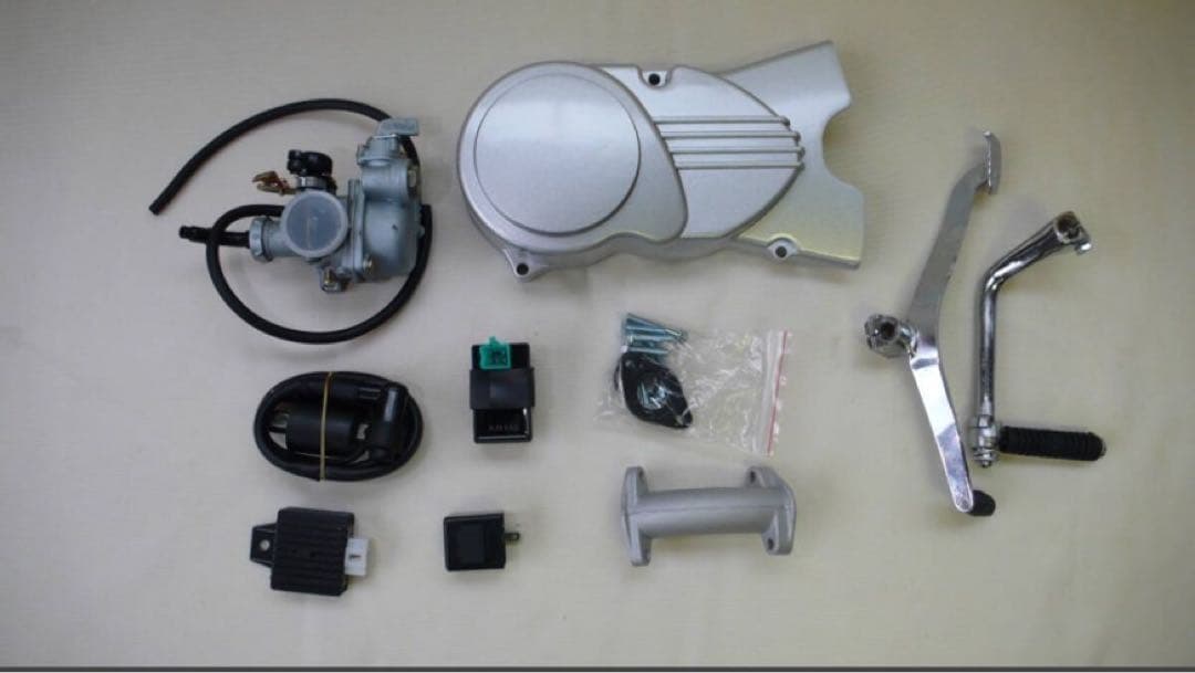 125ccマニュアルエンジン　カブ等　修理交換用１２V　附属品あり　キック起動