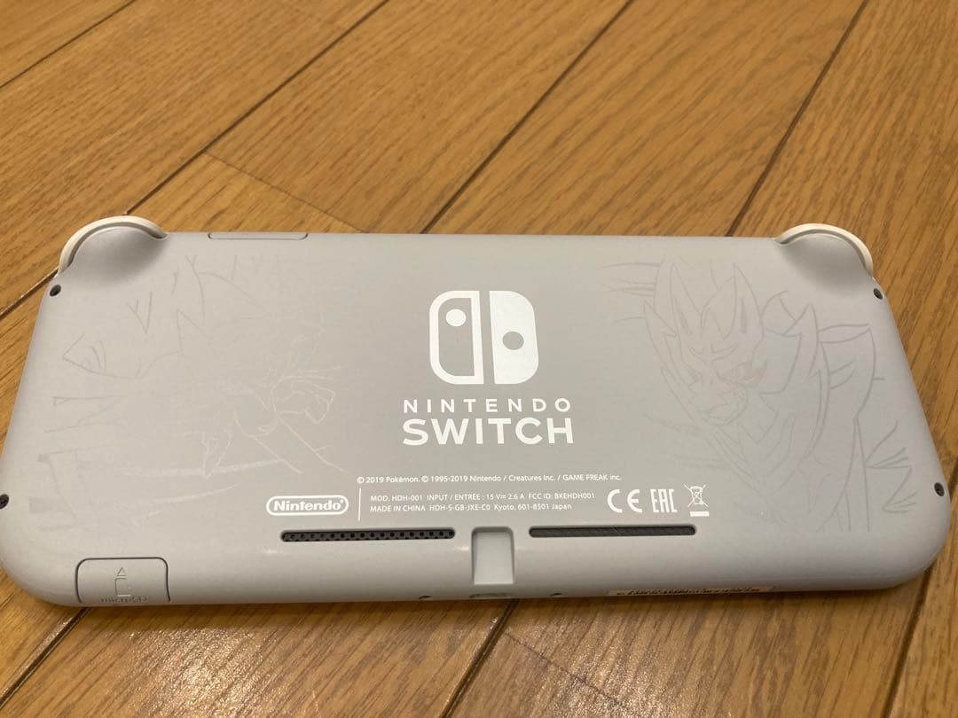 Nintendo Switch Lite ザシアン・ザマゼンタ限定モデルとケース