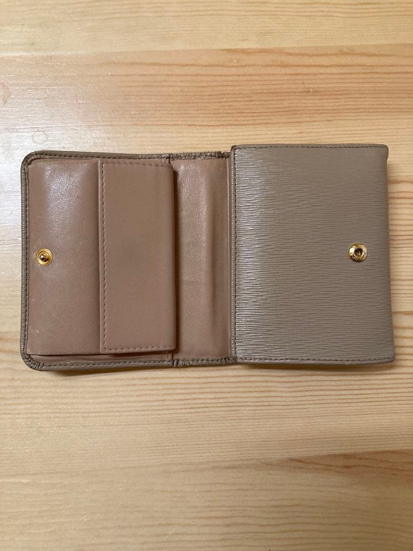 プラダ　PRADA 三つ折り財布