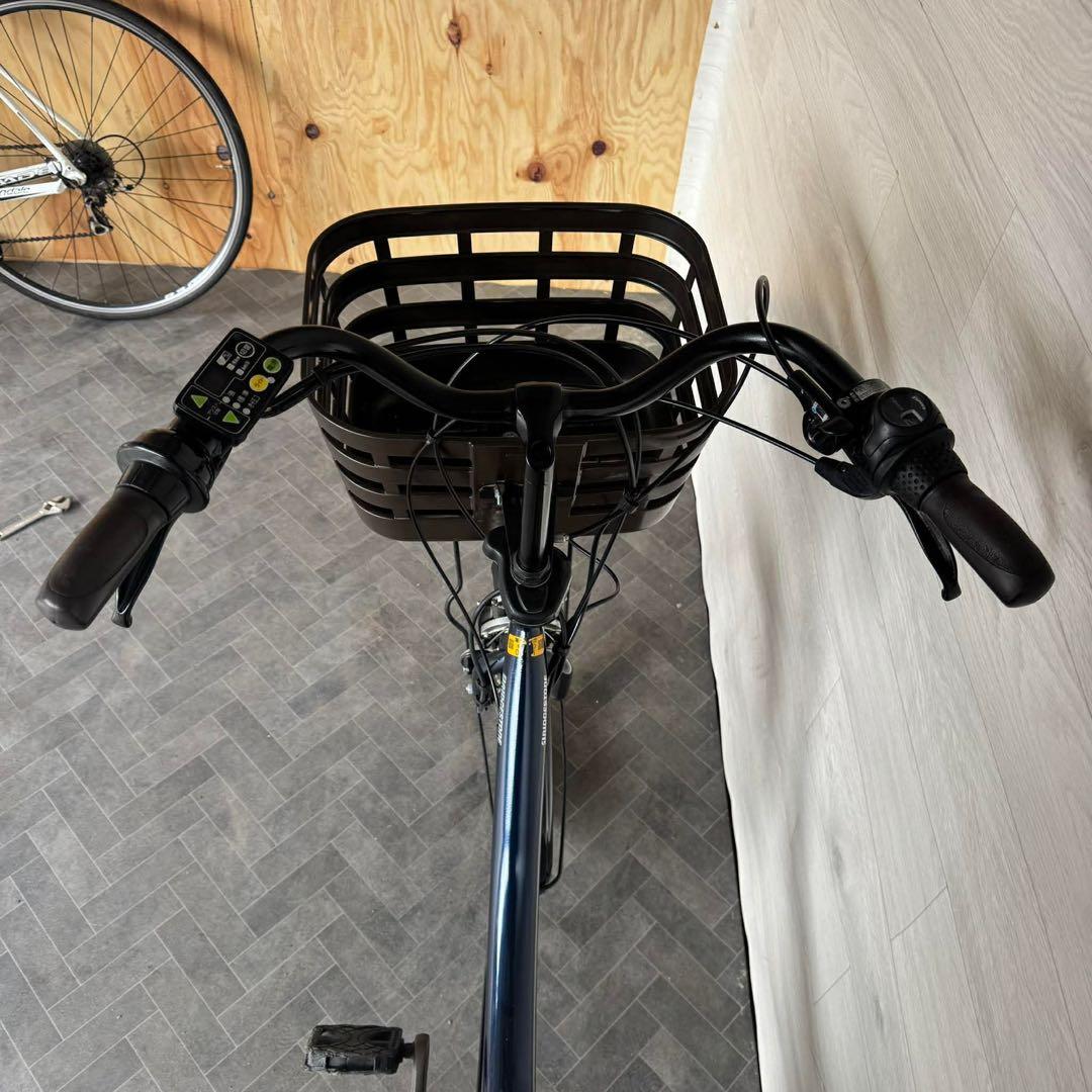 電動アシスト自転車 ダークブルー 前部バスケット付き