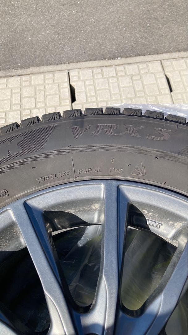 ブリヂストン BLIZZAK VRX3 195/65R16 スタッドレス