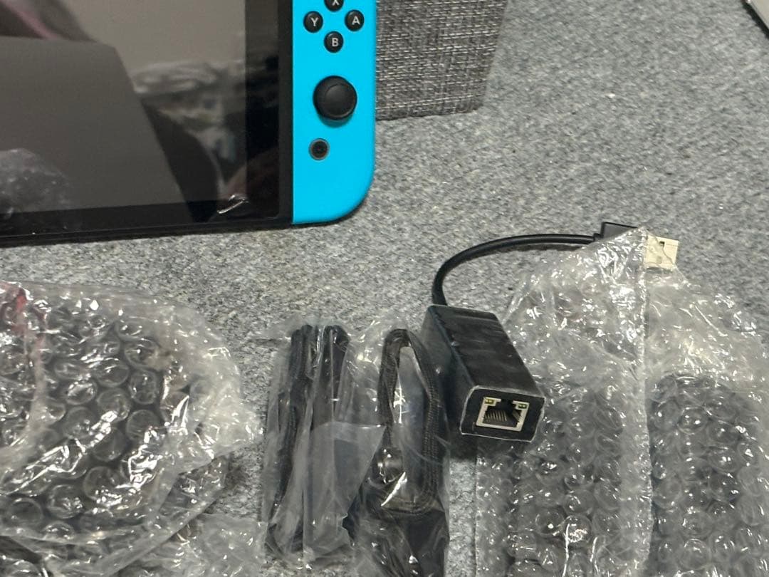 Nintendo Switch 本体 赤と青 Joy-Con付き