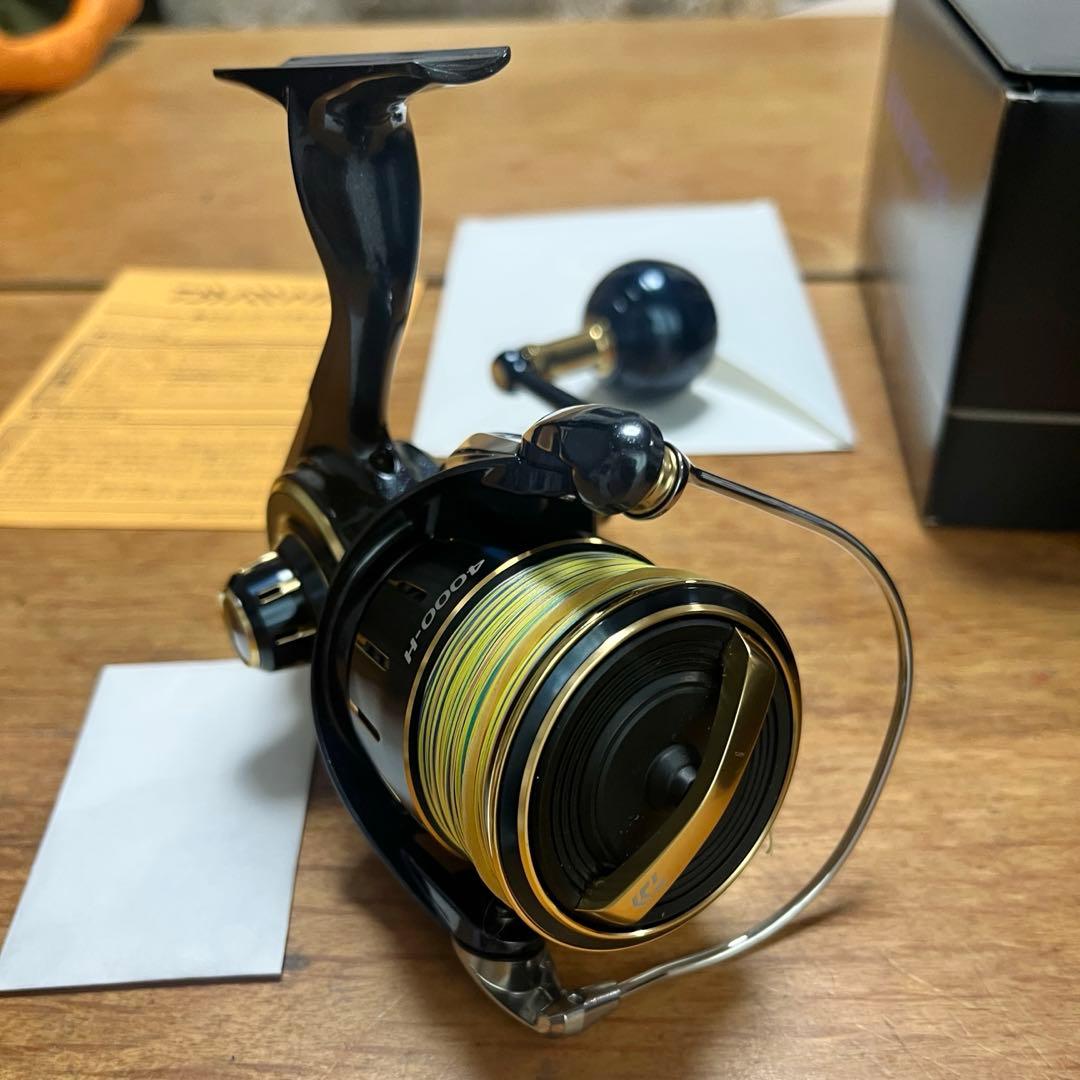美品　23ソルティガ　4000-H
