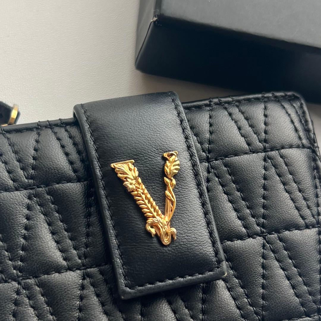 252 極上美品 VERSACE ヴェルサーチ 2つ折り財布
