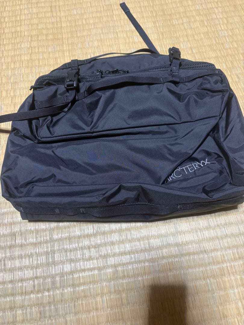 K*'様 ARC'TERYX ブラック トラベルポーチ