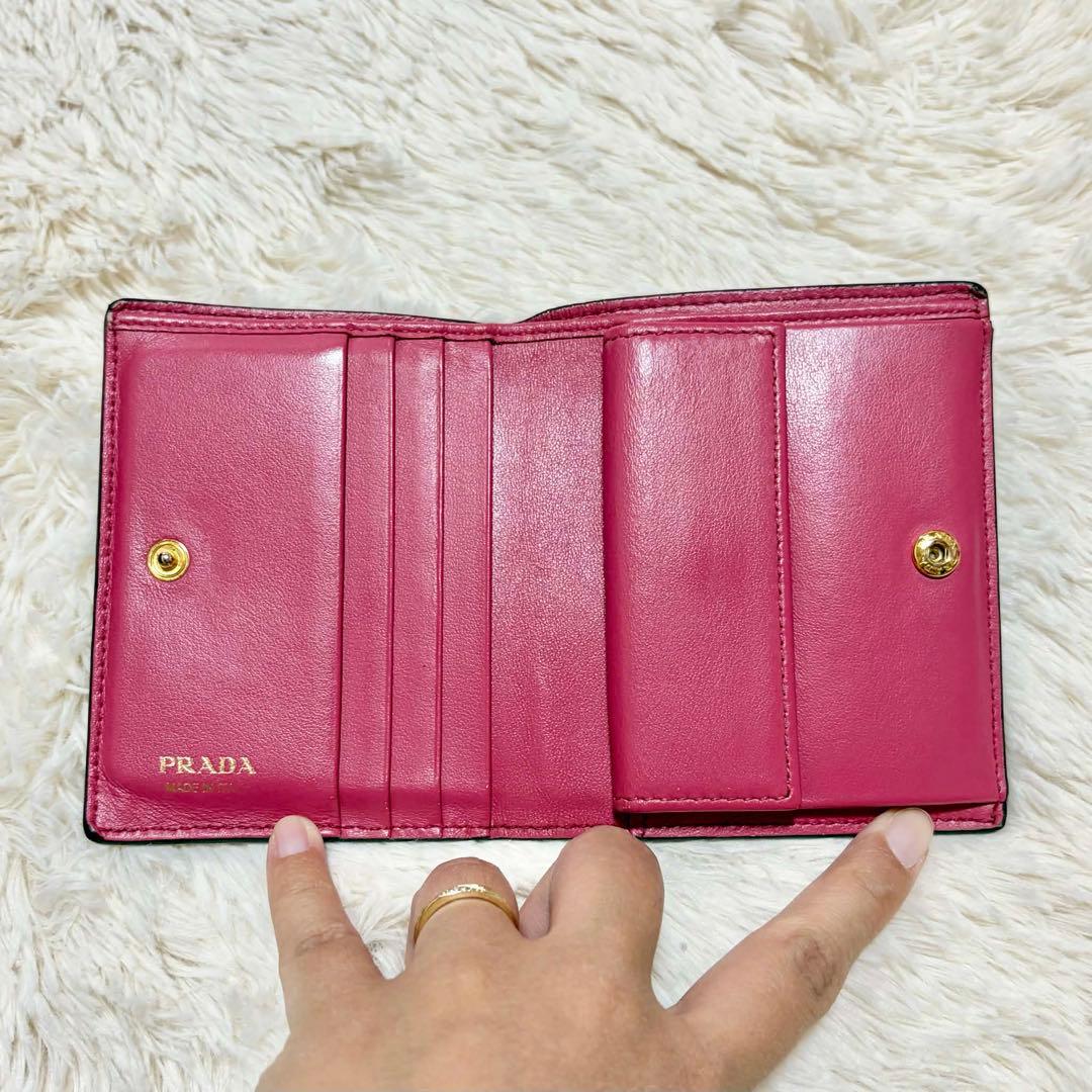 PRADA プラダ 二つ折り財布　シボレザー
