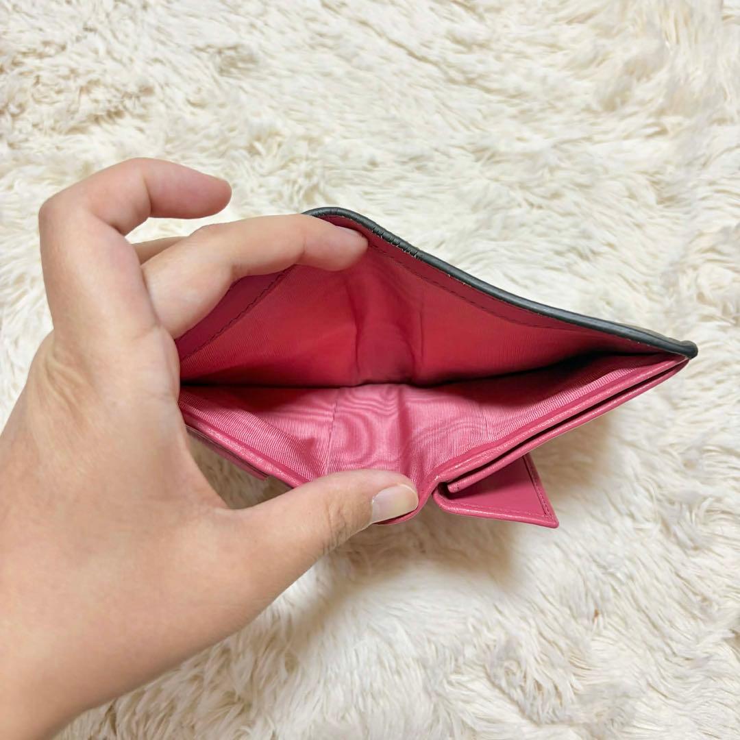 PRADA プラダ 二つ折り財布　シボレザー