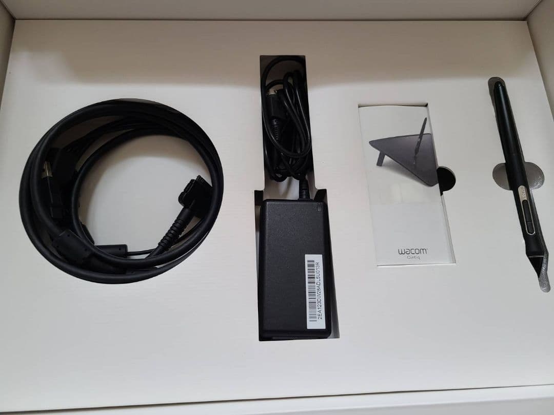 Wacom Cintiq16 DTK-1660 ワコム 液晶ペンタブレット