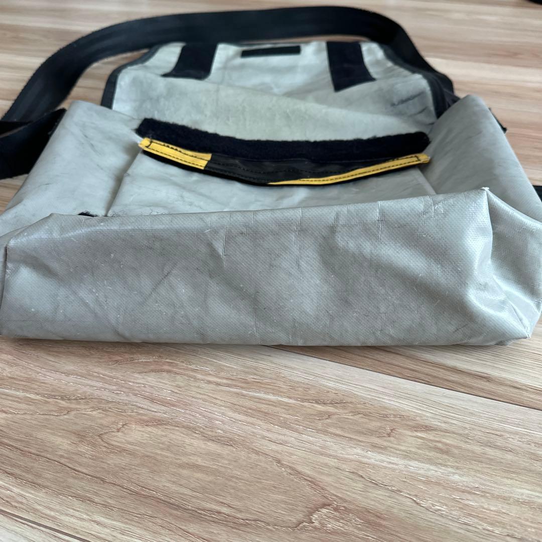 FREITAG フライターグ　メッセンジャーバッグ　ショルダー