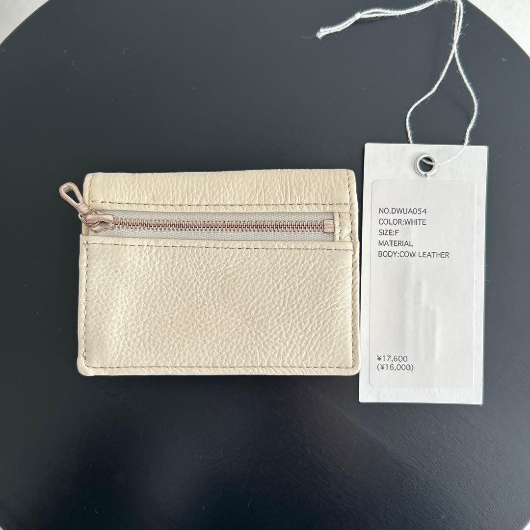 新品タグ付き DIGAWEL 三つ折り財布 白色Three-Fold Purse